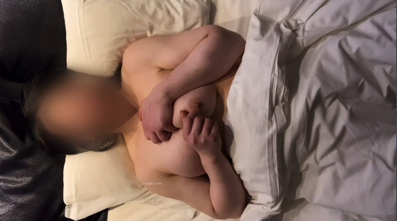 AGAV-093 唾液と小便でM男を窒息絶頂させる体液B.C.P